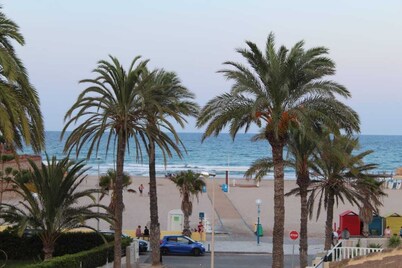 Large villa with private pool 50 meters from the beach