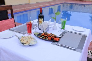 Indoor pool, a rooftop pool - Atulya Niwas - Aravali views (Udaipur)