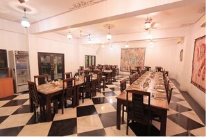 Lunch and dinner served - Atulya Niwas - Aravali views (Udaipur)