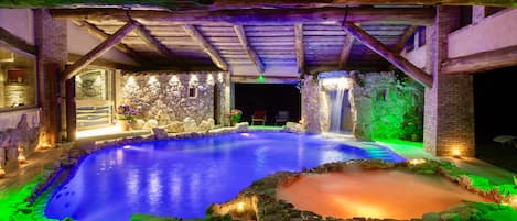 Innenpool, beheizter Pool