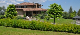 TITTY'S HOUSE, OASIS OF PEACE IN THE GREEN OF THE MARCHIGIAN HILLS.