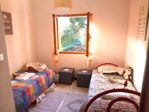 2 habitaciones, cuna de viaje, wifi gratis y ropa de cama