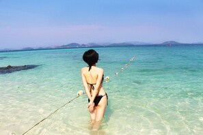 Plage à proximité, chaises longues