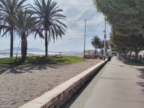 Beach - Ideal for couples apartment right on the beach with top terrace (Málaga)
