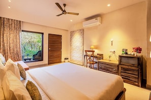 1 bedroom, in-room safe, desk, laptop workspace
