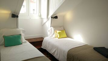 2 slaapkamers, een strijkplank/strijkijzer, reisbedje, gratis wifi