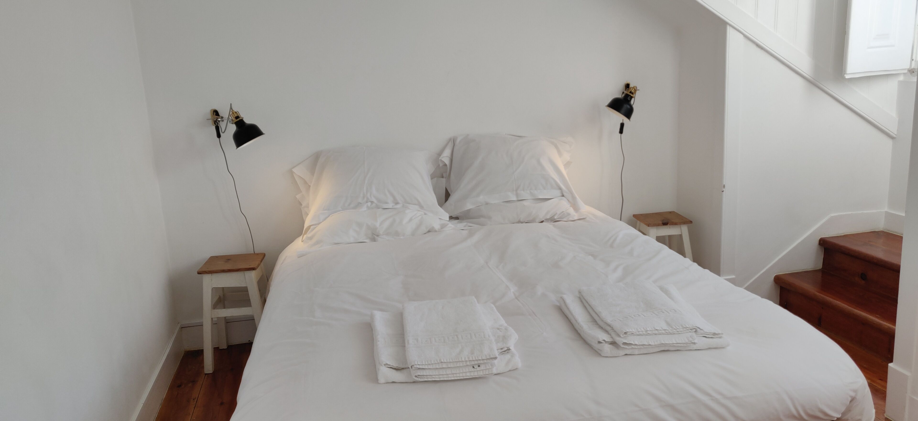 2 عدّة غرف نوم ومكواة/لوح كي وسرير سفر وواي فاي مجانًا