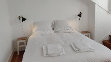 2 slaapkamers, een strijkplank/strijkijzer, reisbedje, gratis wifi
