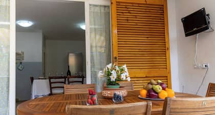 Villa Edera, apartment 20 meters from the sea