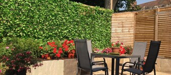 Beautiful contemporary accommodation - Sleeps 2 adults  