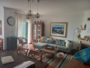 TV, fireplace, DVD player, ping pong