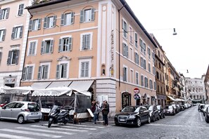 Parking - Delightful apartment a stone's throw from the Colosseum (Roma)