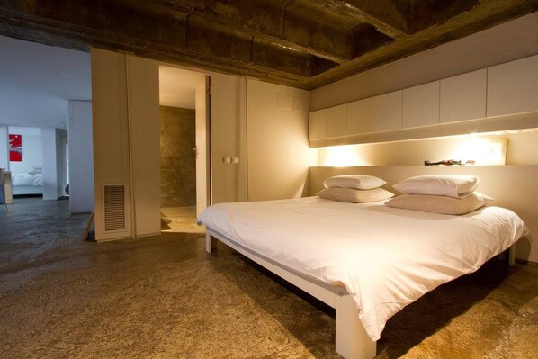 4 dormitorios, tabla de planchar con plancha, wifi y ropa de cama