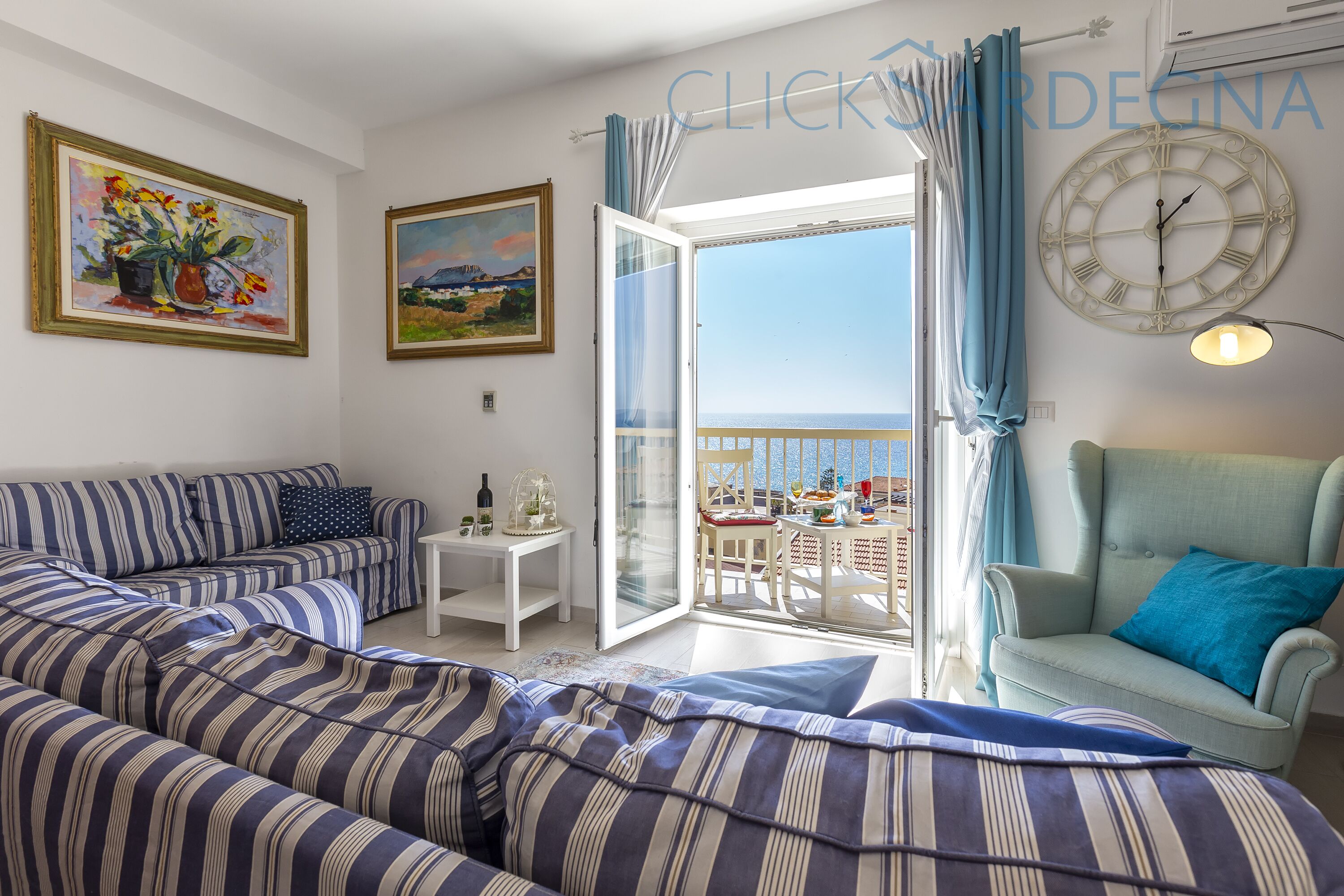 Smart TV, libri, impianto stereo