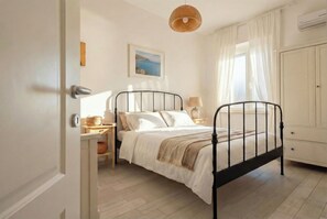3 bedrooms, iron/ironing board, travel crib, free WiFi