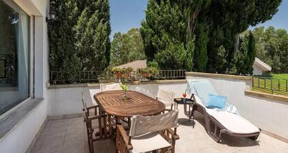 Route vers la villa Villasimius en bord de mer avec jardin et utilisation de la piscine