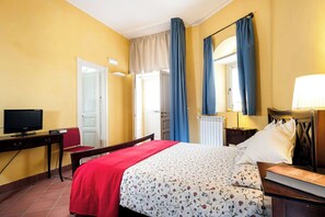 6 室のベッドルーム、アイロン / アイロン台、WiFi (無料)、ベッドシーツ