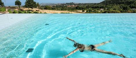 AuĂenpool, Infinity-Pool