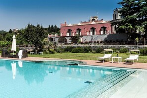 屋外プール、インフィニティプール