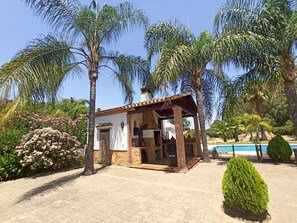 Exterior - QUALITY VILLA, 7-8 people, gardens and big private Swimming Pool, WIFI, Tv Sat, Air conditioning,South of SPAIN, BBQHouse with character (Coín)