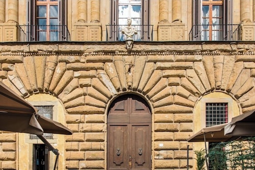 "Renaissance Retreat" by WP Relais , Palazzo Uguccioni, in Piazza della Signoria