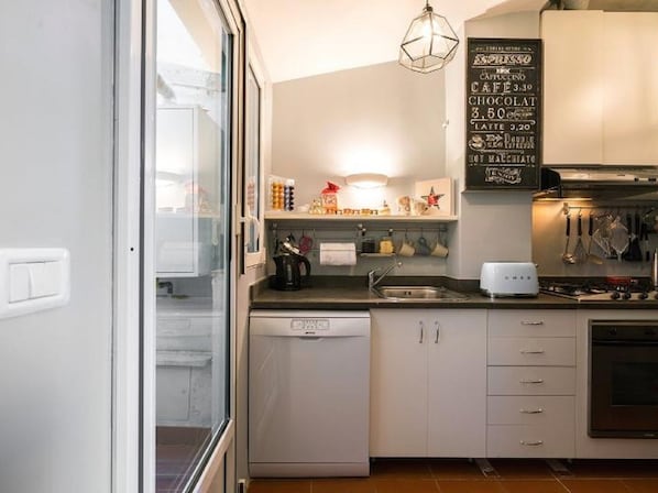 Fridge, microwave, oven, stovetop