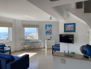 Smart TV, lettore DVD, impianto stereo