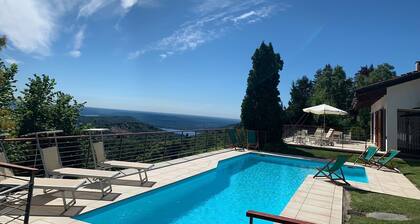 Villa avec piscine avec vue sur les lacs au-dessus de Stresa