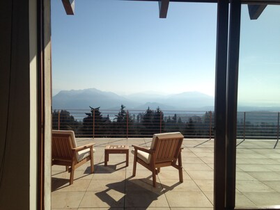 Villa with swimming pool overlooking the lakes above Stresa