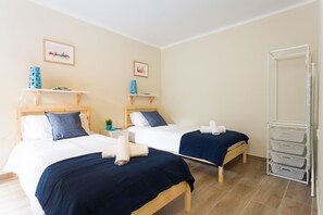 3 bedrooms, iron/ironing board, WiFi, bed sheets