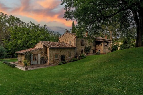 Il Molinaccio 14+2, Emma Villas