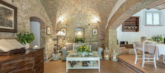 Il Molinaccio 14+2, Emma Villas