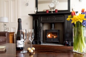 Interior - "Fraser's", Marine Lodge, Big 2 Bed, Ground Floor, Parking, "Fore" Golfers Too ! (North Berwick)