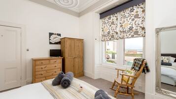 2 bedrooms, in-room safe, iron/ironing board, WiFi