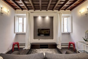 Smart TV, books