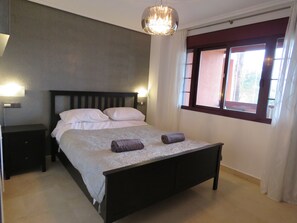 2 Schlafzimmer, Bügeleisen/Bügelbrett, kostenloses WLAN, Bettwäsche