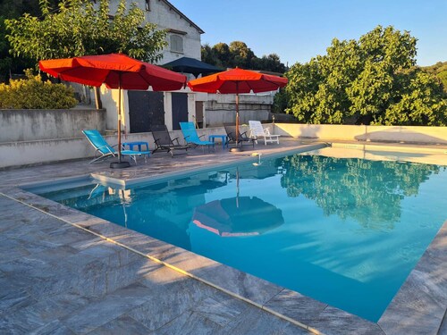 maison climatisée avec  piscine au cœur du vignoble corse sans vis a vis calme.