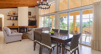 Villa Sol Post close to cala Jondal and Ibiza town