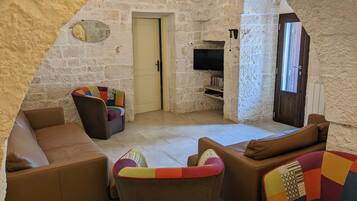 TV connectée, jeux vidéo, lecteur de DVD, baby-foot