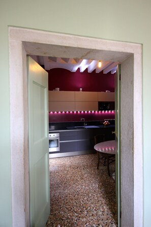 Fridge, microwave, oven, stovetop - In the heart of Venice (Venise)