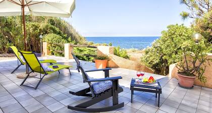 Villa on the shore of the Sorso marina, 3 bedrooms, veranda overlooking the sea, garden