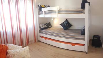 3 bedrooms, iron/ironing board, travel crib, free WiFi