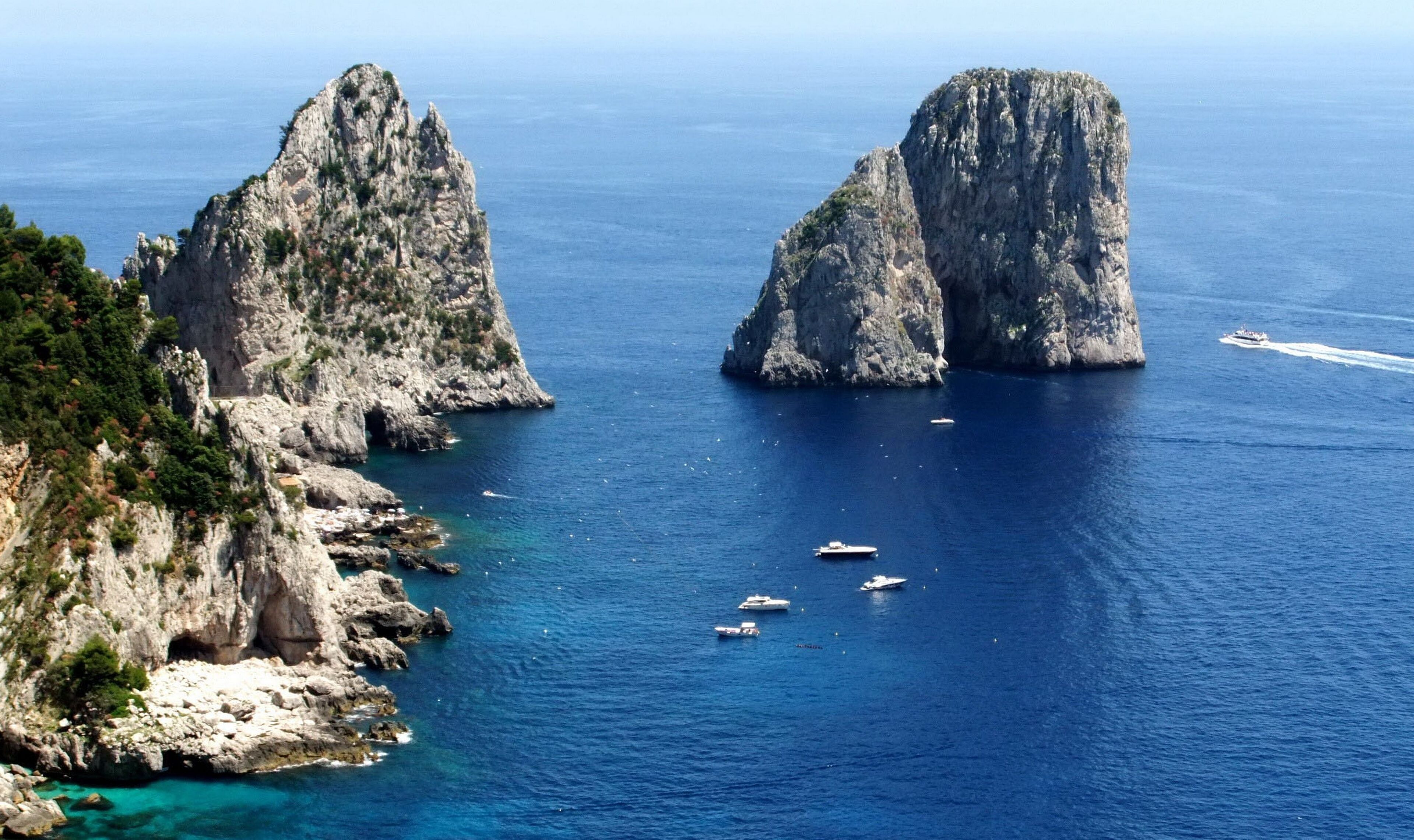 Una spiaggia nelle vicinanze