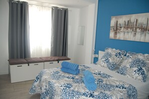 1 slaapkamer, een kluis op de kamer, een strijkplank/strijkijzer