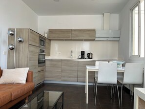 Interior - Exclusive attic 70sqm,front of Market Atarazanas, great terrace, lift and train (MALAGA)