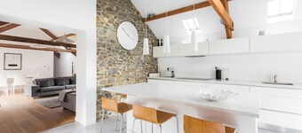 Owl Barn Great Brecon Beacons views A stylish modern barn conversion for 5.
