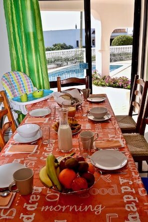 Dining - "Casa Júlia" - Beach, restaurants and everything at your fingertips! (Carvoeiro)