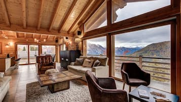 TV, fireplace, DVD player, stereo