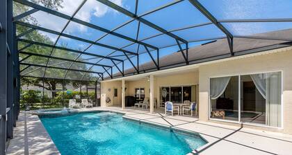 Family-Friendly Orlando Villa – Gated Community, Sleeps 9, Pool & Games Room