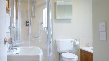 Badewanne, Handtücher, Seife, Toilettenpapier